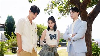 宋偉恩、羅宏正後座環抱！秒歪喊以為拍BL