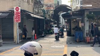 告示牌裝飾用？玉竹商圈騎士不甩硬闖