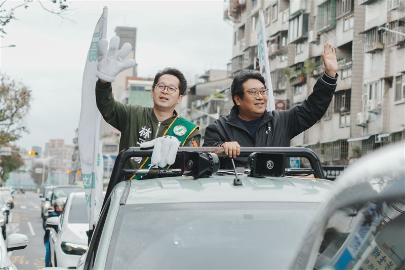 民進黨台北市中山、大同區市議員參選人林子揚今展開車隊掃街拜票。（圖／林子揚提供）