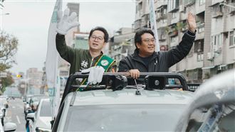 黃向羣陪林子揚掃街　延續民主前輩精神