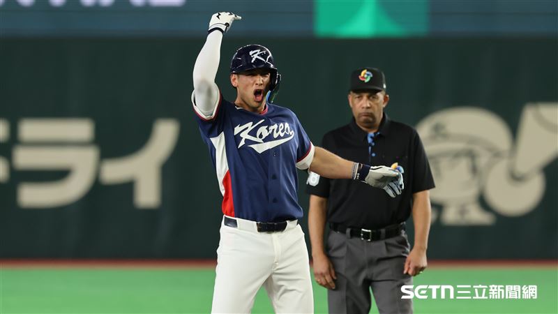 WBC韓澳戰，韓國隊代打惠特康（Shay Whitcomb）敲出二壘安打。（圖／特派記者劉彥池攝影）