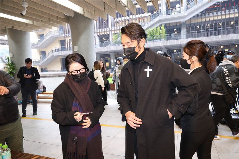 陶晶瑩跟李李仁到場。（圖／記者鄭孟晃攝影）