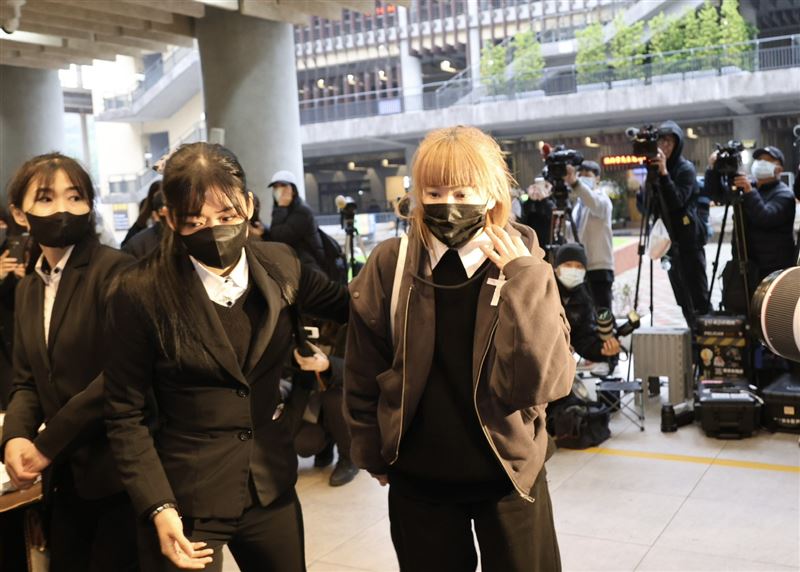 陸元琪低調到場致哀。（圖／記者鄭孟晃攝影）