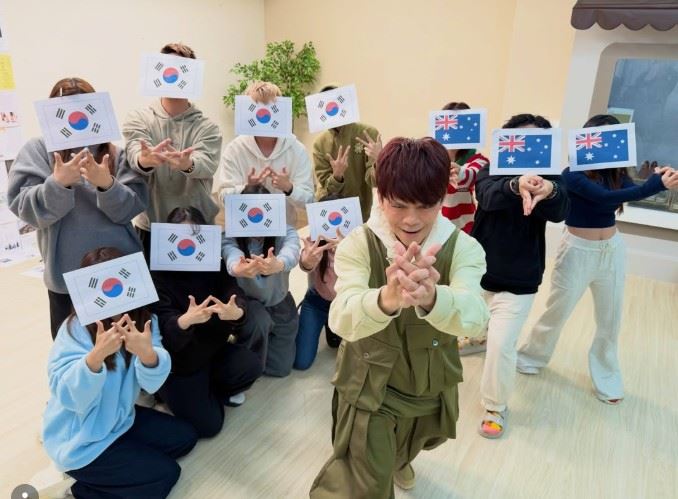 日前韓國國家棒球隊對上澳洲國家棒球隊的比賽，因一個打席引發球迷討論，網路上也出現不同看法。（圖／翻攝自蔡阿嘎IG）