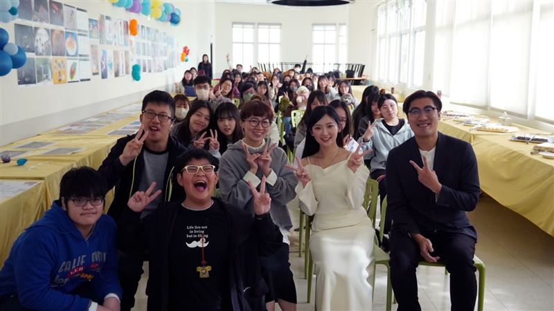 優格姊姊到海大演講。(圖/台北海大提供)