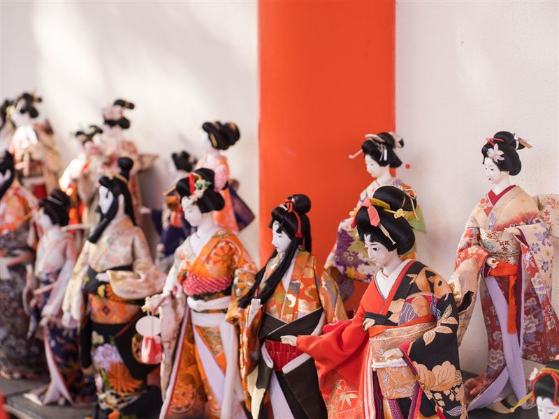 淡嶋神社擺放大量娃娃，氛圍獨特。（圖／南海電鐵提供）