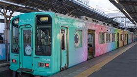 沿線亮點為5款造型各異的「吉慶鯛電車」。（圖／南海電鐵提供） 