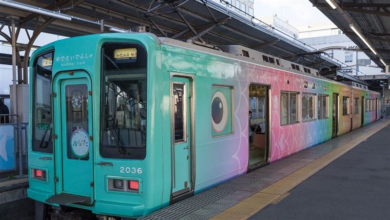 大阪玩不夠？搭「吉慶鯛電車」奔漁港小鎮