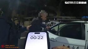 北市郭男潛入永康街民宅工地行竊，女警蘇芮嫻、費品涵師徒檔盤查逮人。（圖／翻攝畫面）