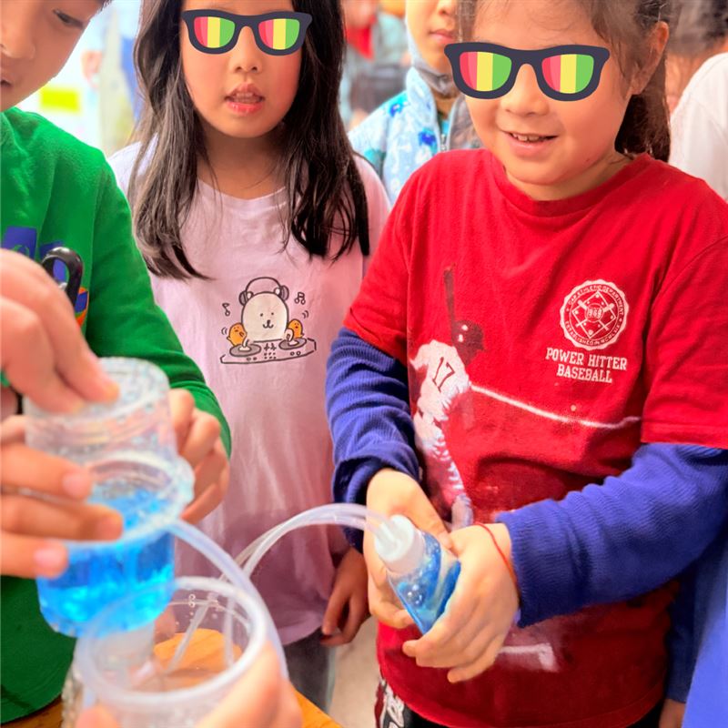 以科學主題的「海洋實驗室」，讓孩子透過實驗了解科學的奧秘。（圖／業者提供）