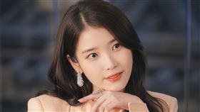 IU、邊佑錫。（圖／Disney+提供）
