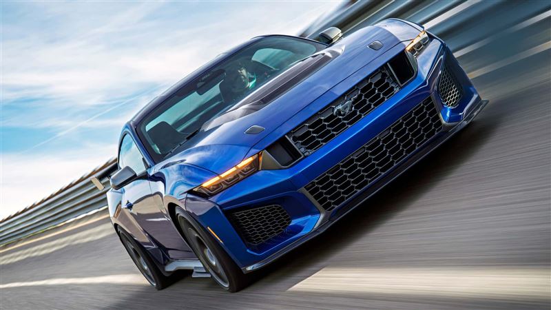 Dark Horse SC還有賽道套件版本。(圖/翻攝Ford網站)