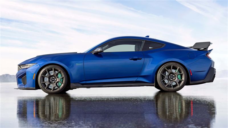 Dark Horse SC主要對手鎖定雪佛蘭Corvette Z06。(圖/翻攝Ford網站)