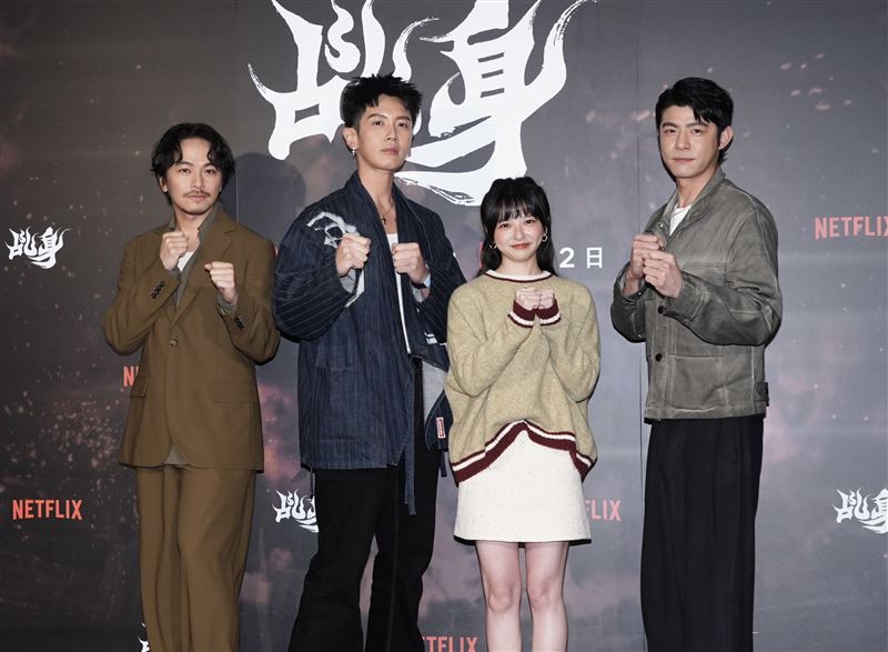 由（左起）楊銘威、柯震東、陳妍霏、王柏傑主演的《乩身》掀起全台追劇熱潮。（圖／記者趙于瑩攝影）