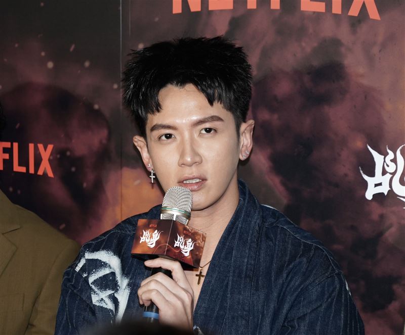 柯震東說現在臉上的疤痕其實還在。（圖／記者趙于瑩攝影）