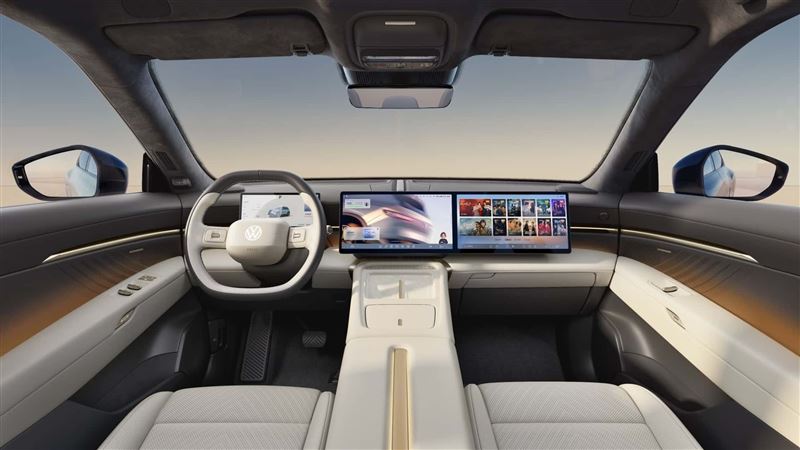 中控採兩塊14.96吋2.4K解析度螢幕。(圖/翻攝Volkswagen網站)