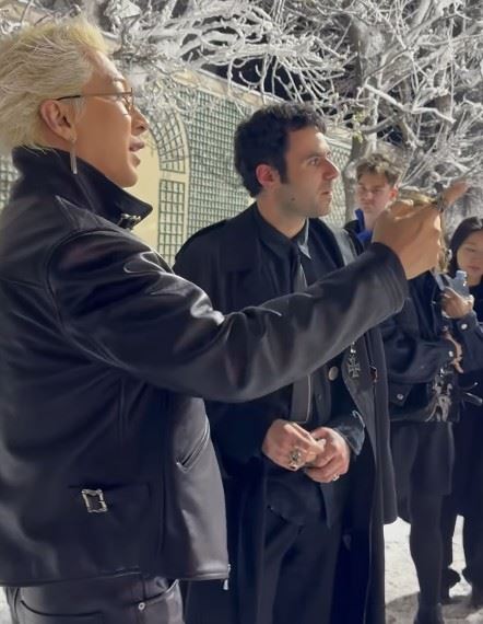 太陽現身的品牌Enfants Riches Déprimés創立於2012年,是來自法國的前衛時尚品牌。(圖/翻攝自太陽IG)