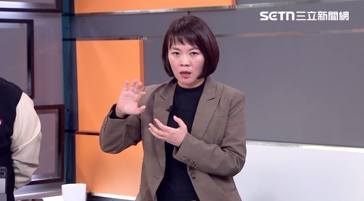 民進黨台北市議員簡舒培在三立新聞「前進新台灣」評論盧秀燕訪美。（圖／翻攝畫面）