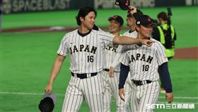 WBC捷日戰，日本隊球星大谷翔平、山本由伸。（圖／特派記者劉彥池攝影）