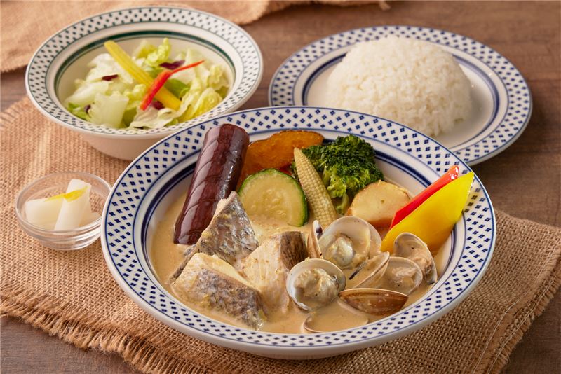 泰迪農園咖哩「燉煮鱸魚白咖哩」。(圖/慕里諾國際餐飲提供)