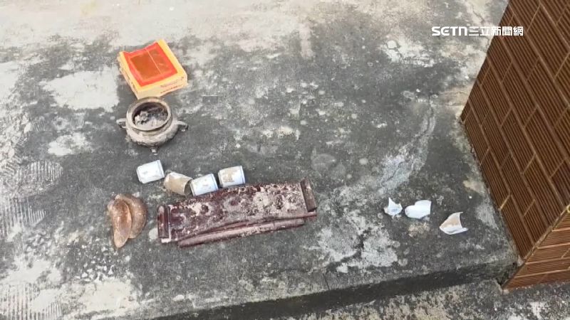 廟門被猛撞開，供奉五府千歲的宮廟被砸