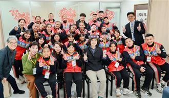 不止重視棒球　蔡英文請玉里舉重隊吃牛排