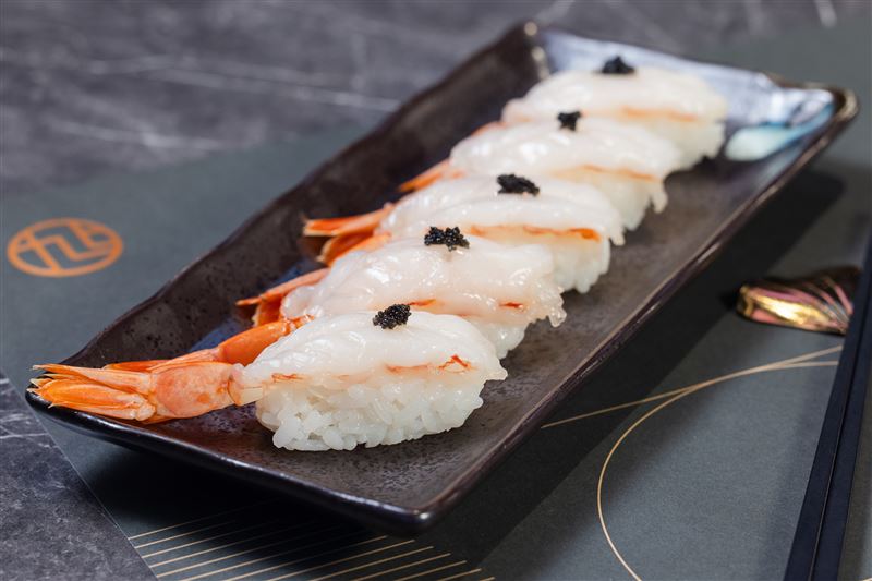魚子赤蝦握壽司。(圖/品牌業者提供)