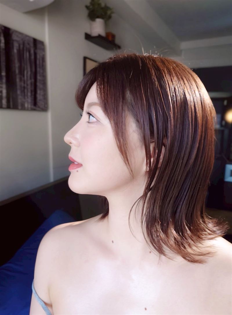 片商強調三浦奈奈的臉蛋是超越演藝圈美女們的次世代Face，光是走在路上就會不斷地被演藝圈的星探搭訕。（圖／翻攝自三浦奈奈Ｘ）