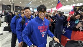 李逸洋送機台灣隊：WBC首勝韓全國沸騰