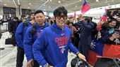 李逸洋送機台灣隊：WBC首勝韓全國沸騰