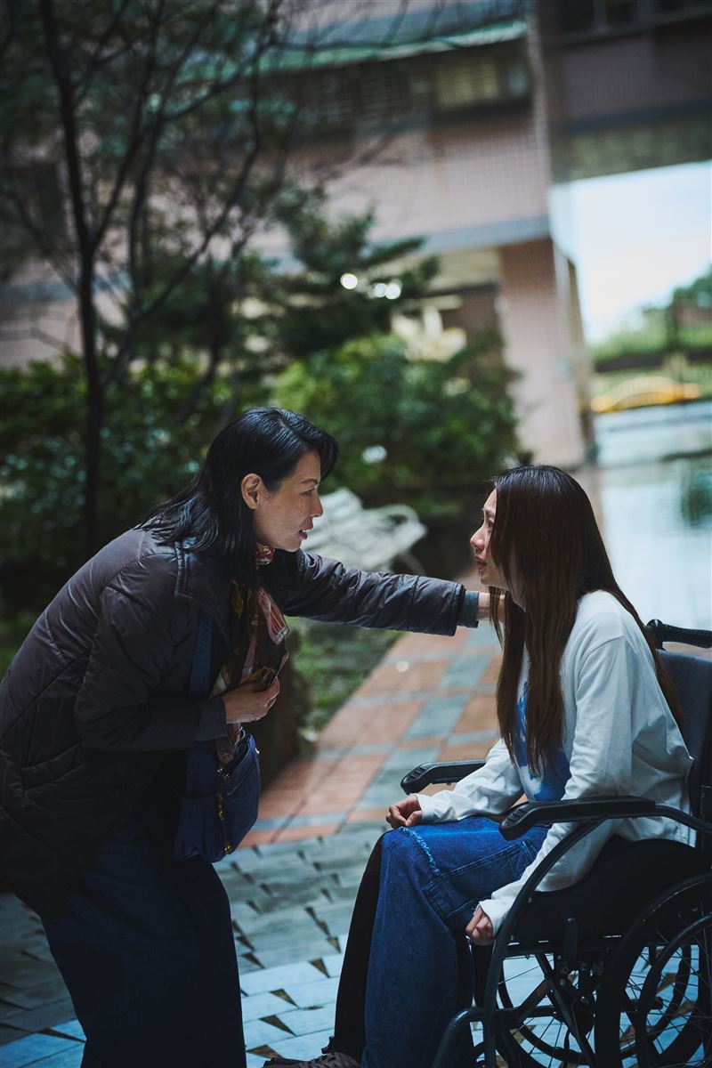 陳孝萱與蔡黃汝透過遊戲產生連結。(圖/索尼音樂提供)