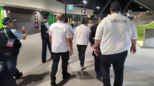 沒收台灣衣物！女足應援台人竟遭趕出場