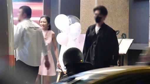 楊千霈眾星友陪過43歲生日　不見春風蹤影