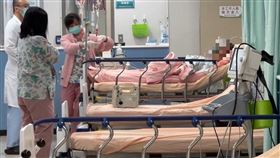 陳姓夫妻、吳姓姊弟5人，搭杉林溪賞櫻遊園車，墜谷，1死7傷　(圖／翻攝畫面)