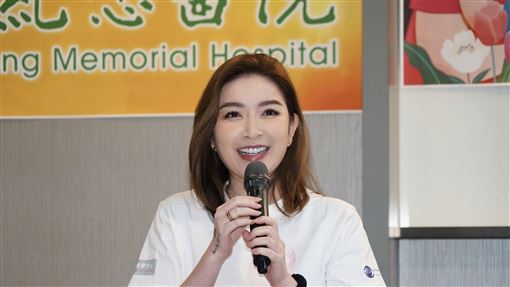 許維恩乳癌切乳首露面！絕美現身展露燦笑