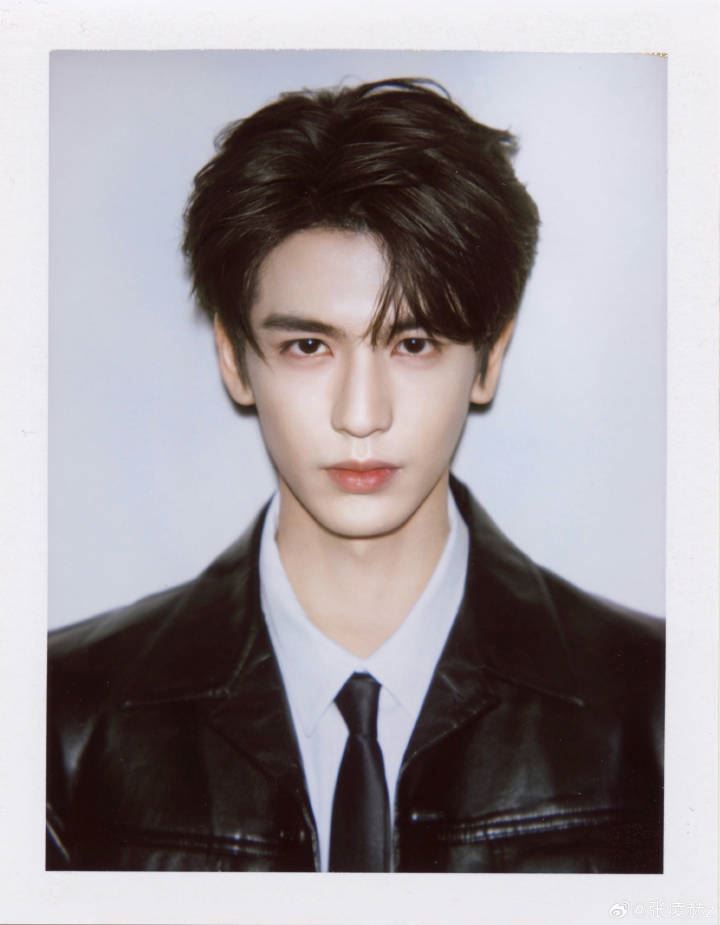 中國男星張凌赫近期出演《逐玉》，人氣越來越高。（圖／翻攝自微博）