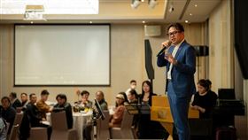 台北市建築世代會舉辦春酒晚宴，成員齊聚一堂。（圖／世代會提供）