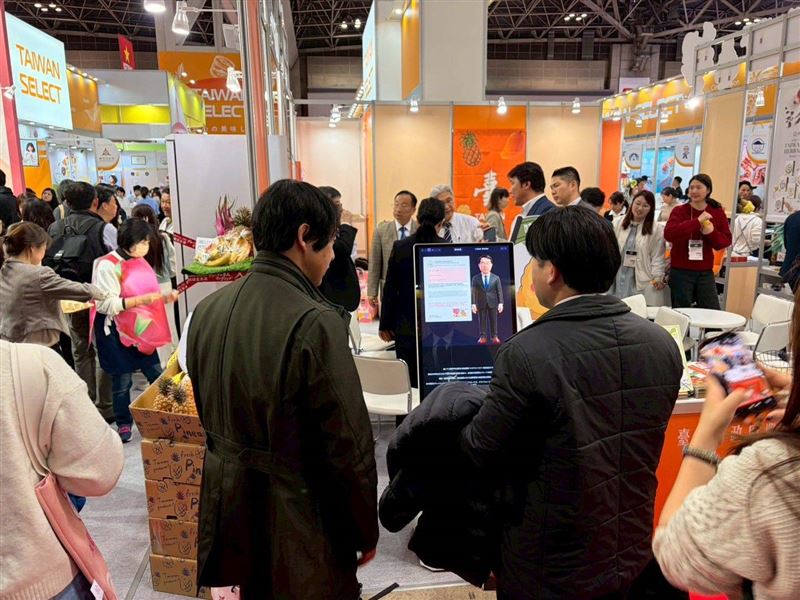 台南14家農特產品業者組成歷年最大的展區。(圖/台南市政府提供)