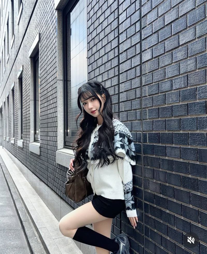 日媒形容一粒「奇蹟美少女」。(圖/翻攝自IG)