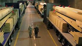 美以聯軍和伊朗的戰爭進入第二週，雖然川普聲稱自己「大贏特贏」，但德黑蘭也放話自己能「再戰至少半年」。圖為伊朗存放在地道的飛彈。（圖／翻攝自X平台 @IRIran_Military）