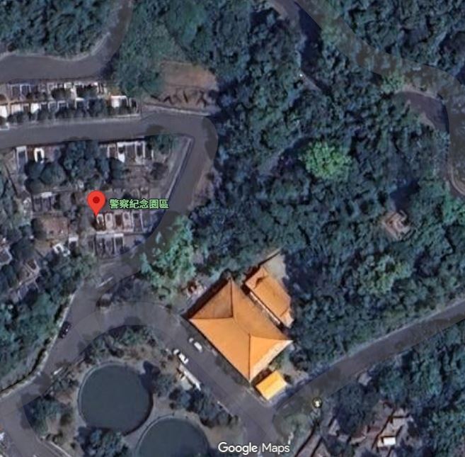 兇手曹阿明強暴不成把8歲女童活活打死、面目全非。警方一開始找不到遺體，面對整片山大喊死者名字，離奇順利找到遺體。圖為內湖警察公墓大片山林。（圖／翻攝自GOOGLE MAP）