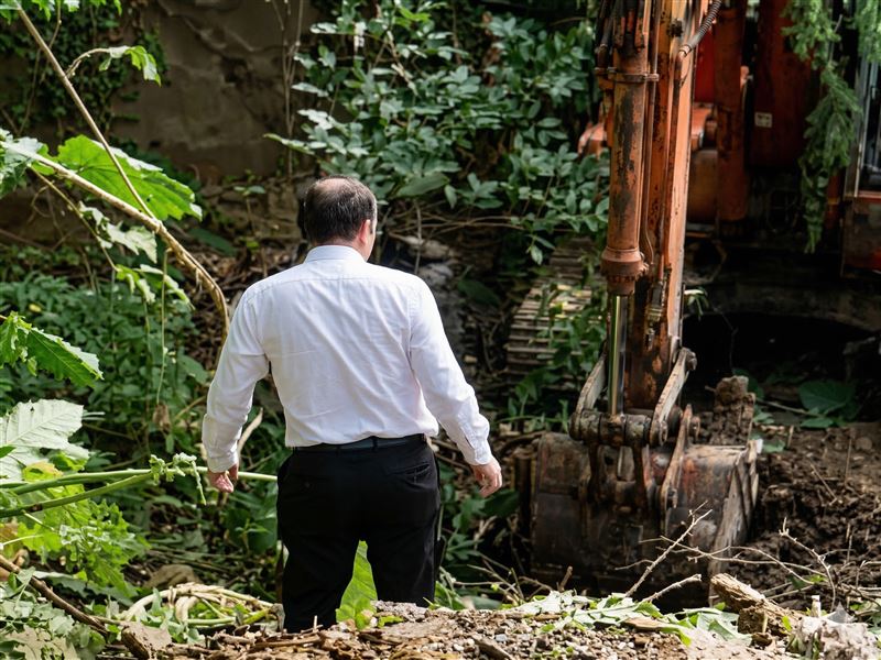 兇手曹阿明強暴不成把8歲女童活活打死、面目全非。警方一開始找不到遺體，面對整片山大喊死者名字，離奇順利找到遺體。（圖／三立新聞資料照）