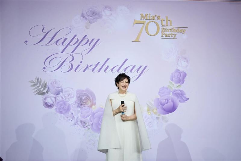 徐若瑄媽媽70歲大壽，舉辦婚禮式慶生，超多演藝圈大咖好友都來祝壽。（圖／翻攝自徐若瑄IG）