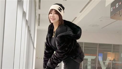 陳美鳳倒數70歲！全身香奈兒曬逆天美腿