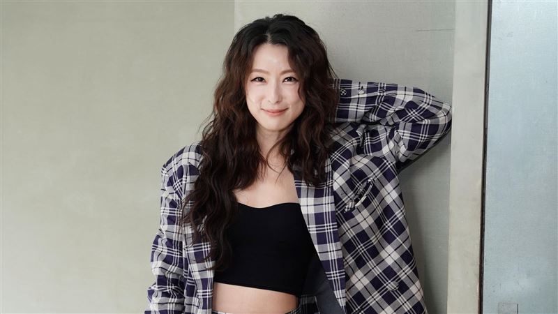 賴雅妍甜擁温嵐爆戀情 催生成功公開喜訊