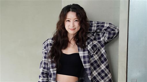 賴雅妍甜擁温嵐爆戀情　催生成功公開喜訊