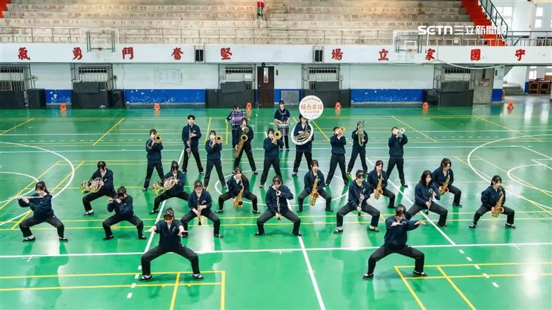 10日上午與勇奪2025 WAMSB世界樂旗大賽的建中樂旗聯隊展開跨國交流