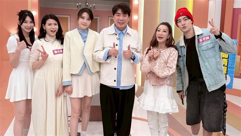 劉心語(左起)、蘿莉塔、嚴立婷、梁赫群、楊繡惠、朱宇謀同台。(圖/民視提供)