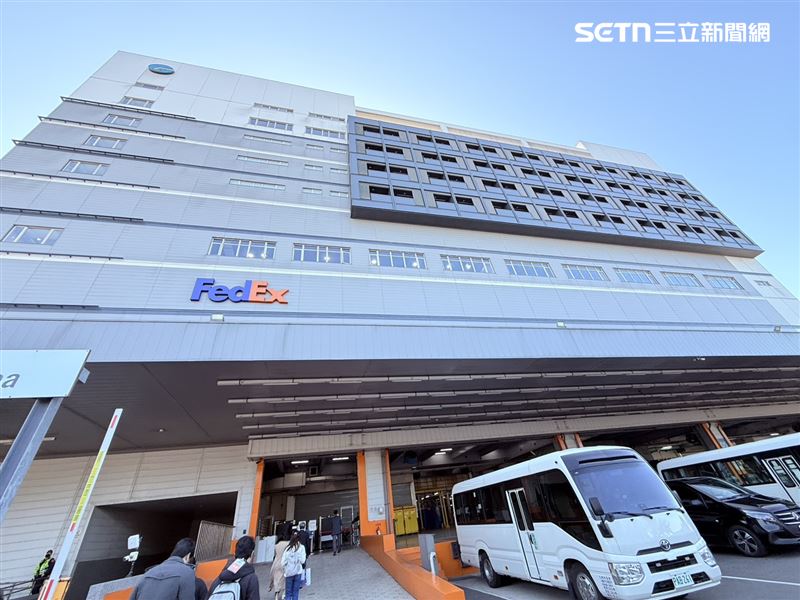 全球快遞運輸公司聯邦快遞（FedEx）全新「桃園國際機場轉運中心」今日舉行啟用典禮並正式啟用。（圖／記者李育道攝影）