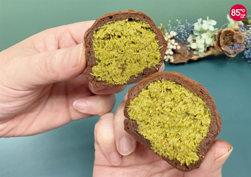 85℃開賣「杜拜巧克力Q餅」。(圖／85℃提供）